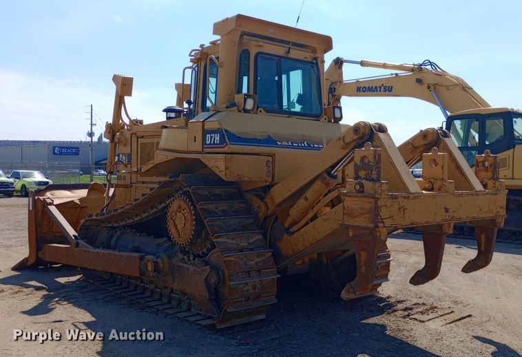 image for item DH1347 Caterpillar D7H dozer