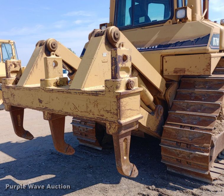 image for item DH1347 Caterpillar D7H dozer
