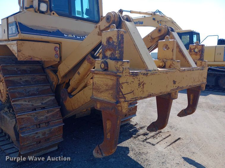 image for item DH1347 Caterpillar D7H dozer