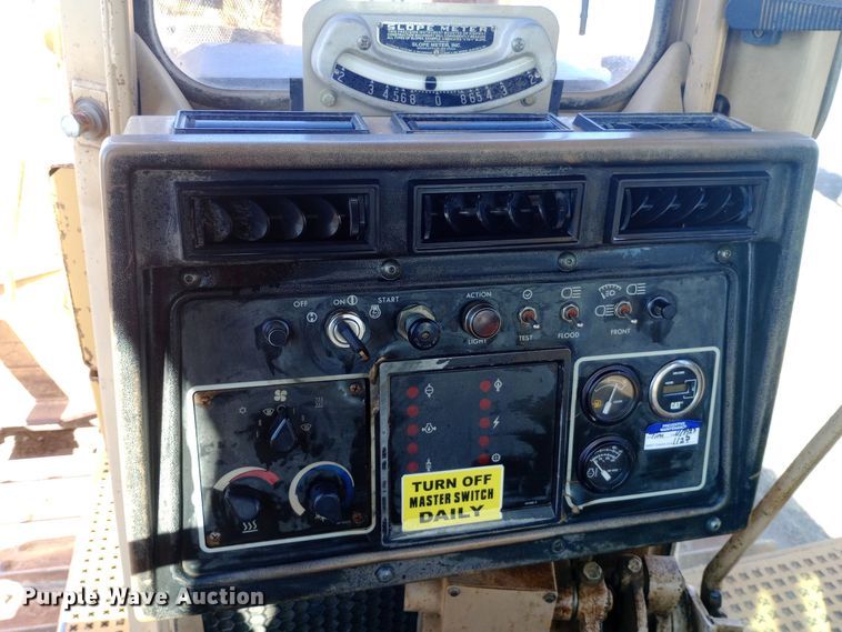 image for item DH1347 Caterpillar D7H dozer