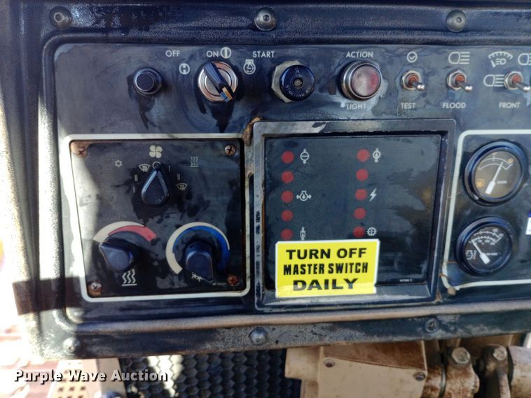 image for item DH1347 Caterpillar D7H dozer