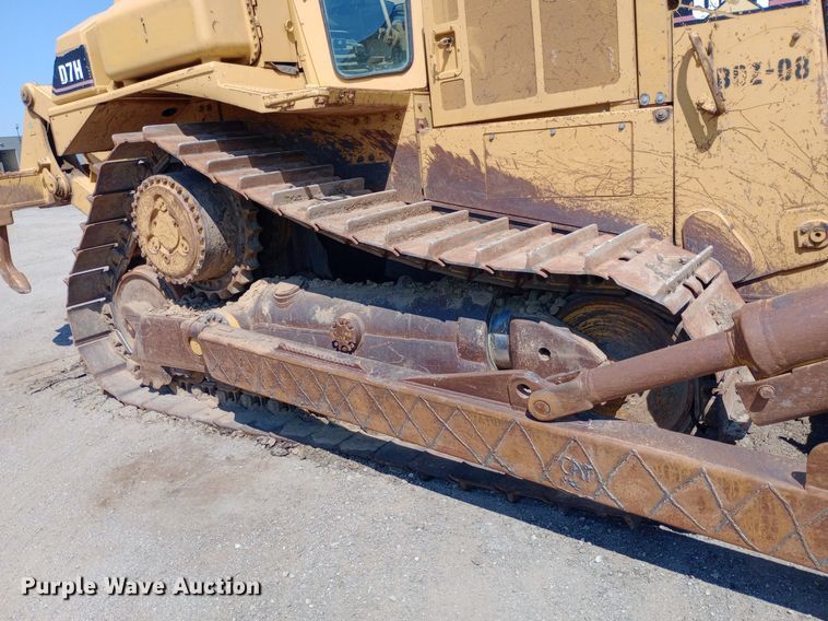 image for item DH1347 Caterpillar D7H dozer