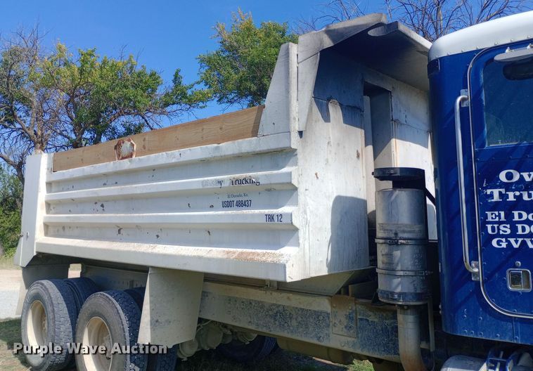 image for item DH1400 2000 Peterbilt 357 dump truck
