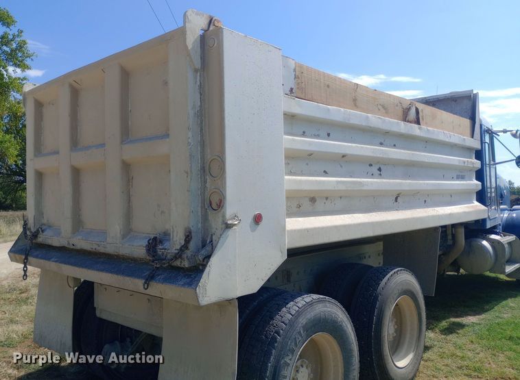 image for item DH1400 2000 Peterbilt 357 dump truck