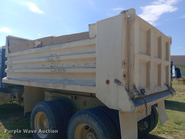 image for item DH1400 2000 Peterbilt 357 dump truck