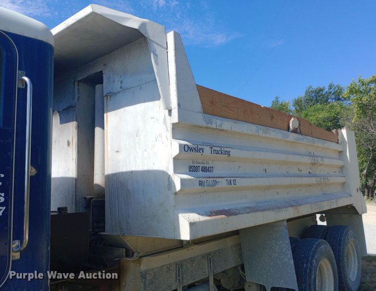 image for item DH1400 2000 Peterbilt 357 dump truck