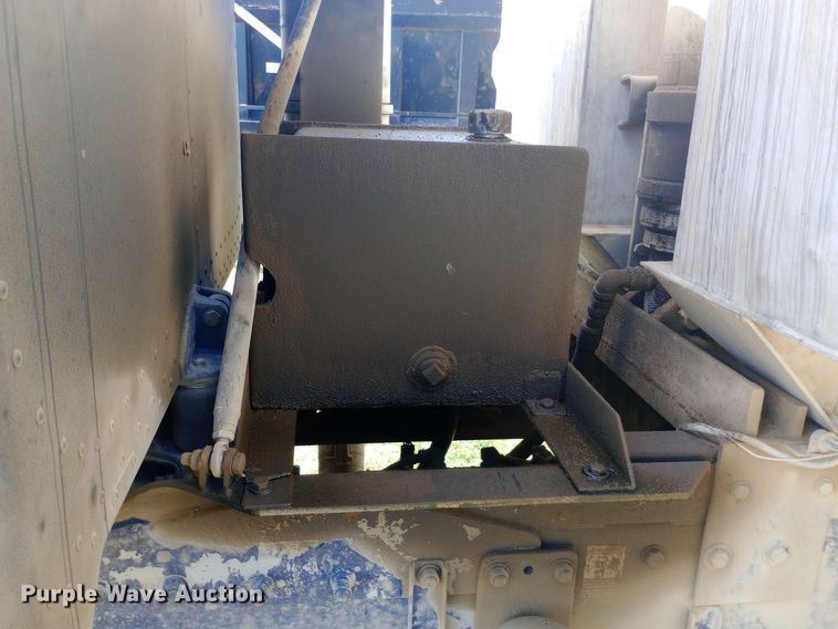 image for item DH1400 2000 Peterbilt 357 dump truck