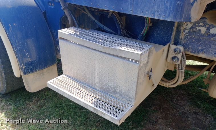 image for item DH1400 2000 Peterbilt 357 dump truck