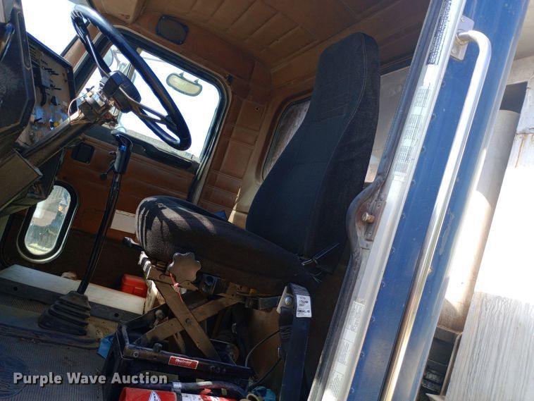 image for item DH1400 2000 Peterbilt 357 dump truck