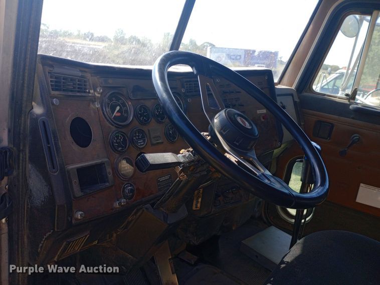 image for item DH1400 2000 Peterbilt 357 dump truck