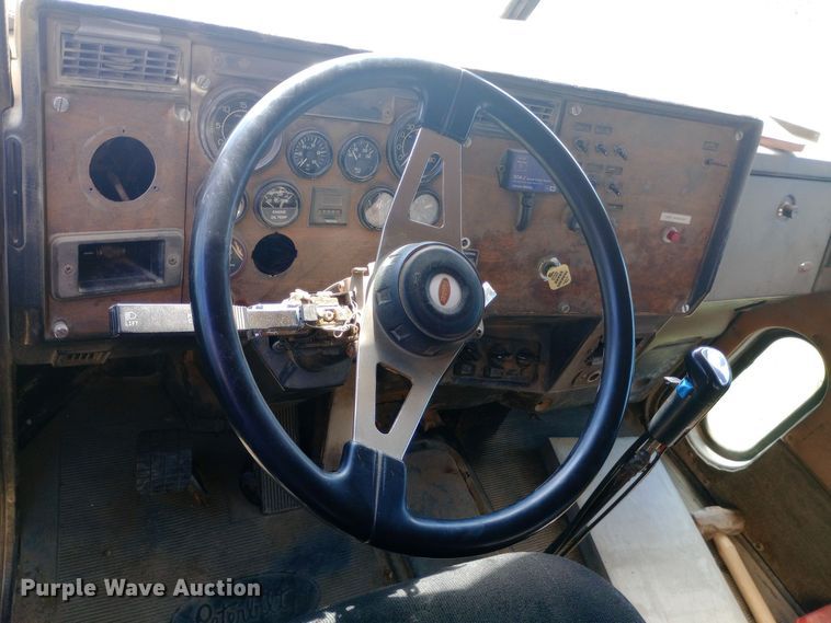 image for item DH1400 2000 Peterbilt 357 dump truck