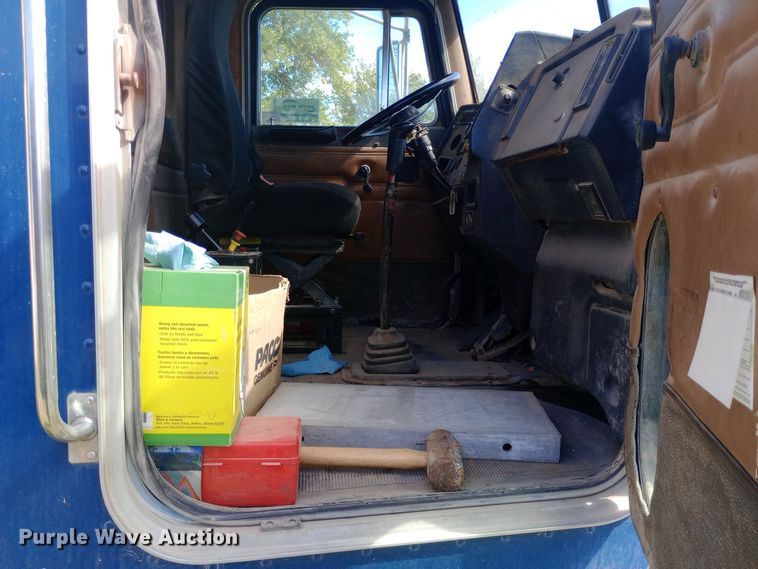 image for item DH1400 2000 Peterbilt 357 dump truck