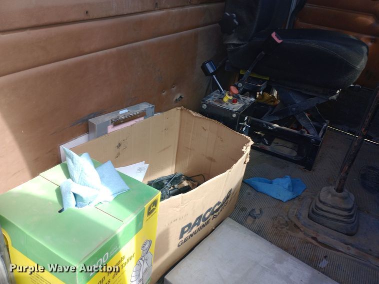 image for item DH1400 2000 Peterbilt 357 dump truck