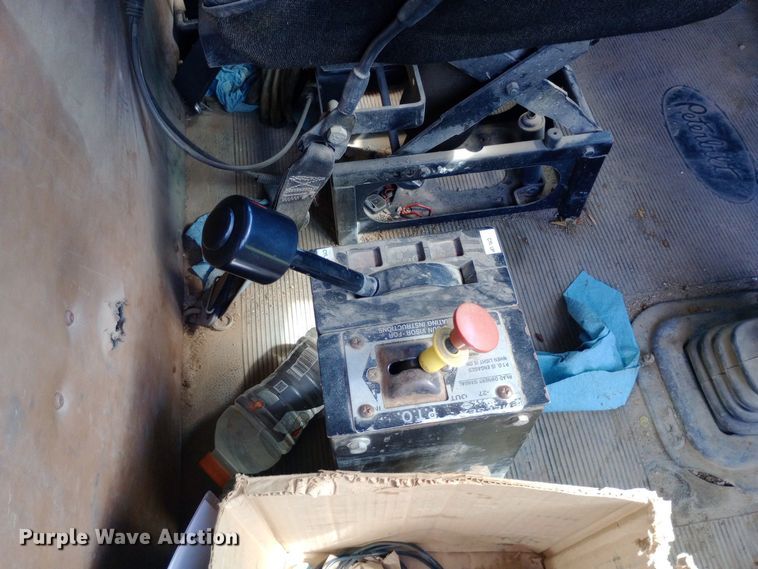 image for item DH1400 2000 Peterbilt 357 dump truck