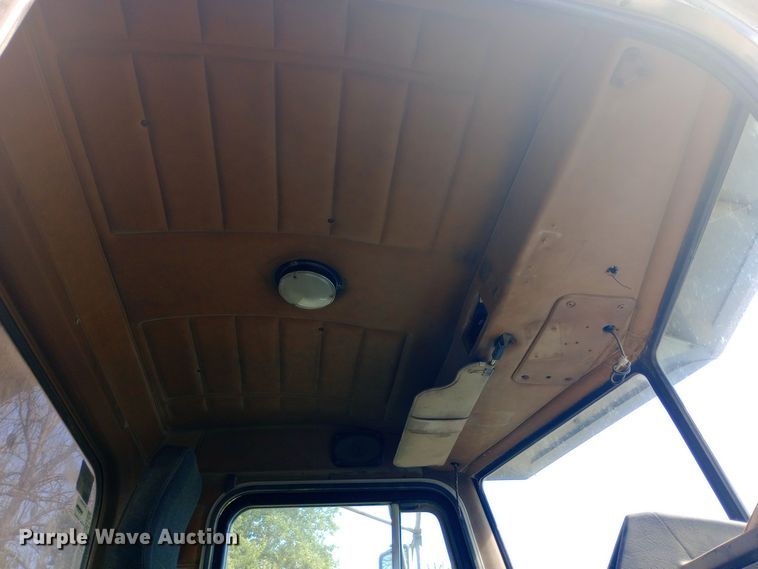 image for item DH1400 2000 Peterbilt 357 dump truck