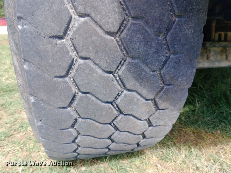 image for item DH1400 2000 Peterbilt 357 dump truck