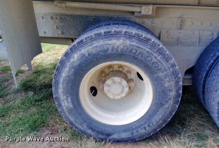 image for item DH1400 2000 Peterbilt 357 dump truck