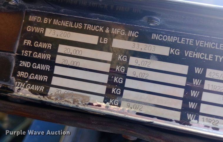 image for item DH1400 2000 Peterbilt 357 dump truck