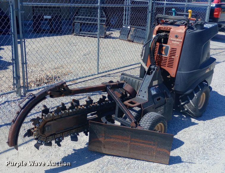 image for item DH1407 2008 Ditch Witch Zahn R300 trencher