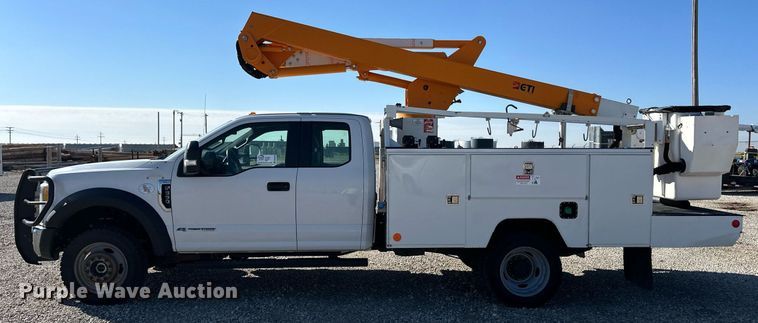 image for item DL0478 2017 Ford F550 Super Duty XL bucket truck