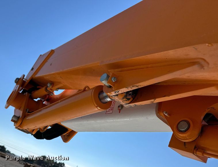 image for item DL0478 2017 Ford F550 Super Duty XL bucket truck