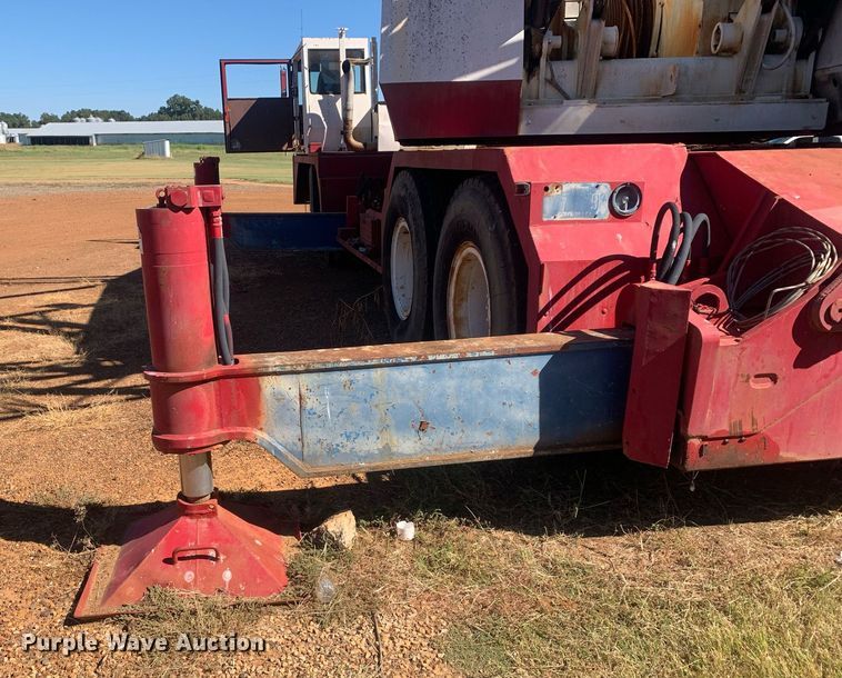 image for item DM1800 1982 FMC Link-Belt HC-218A crane