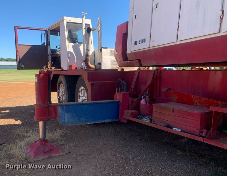 image for item DM1800 1982 FMC Link-Belt HC-218A crane