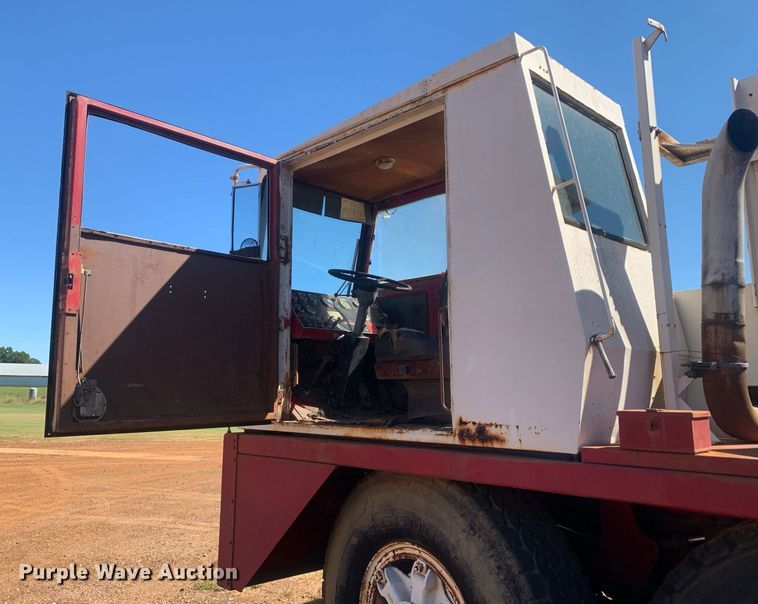 image for item DM1800 1982 FMC Link-Belt HC-218A crane