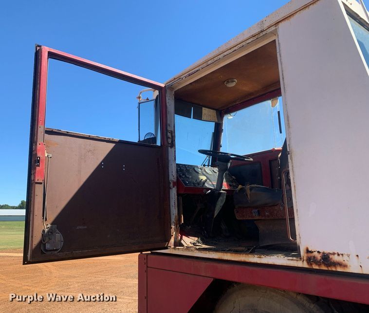 image for item DM1800 1982 FMC Link-Belt HC-218A crane