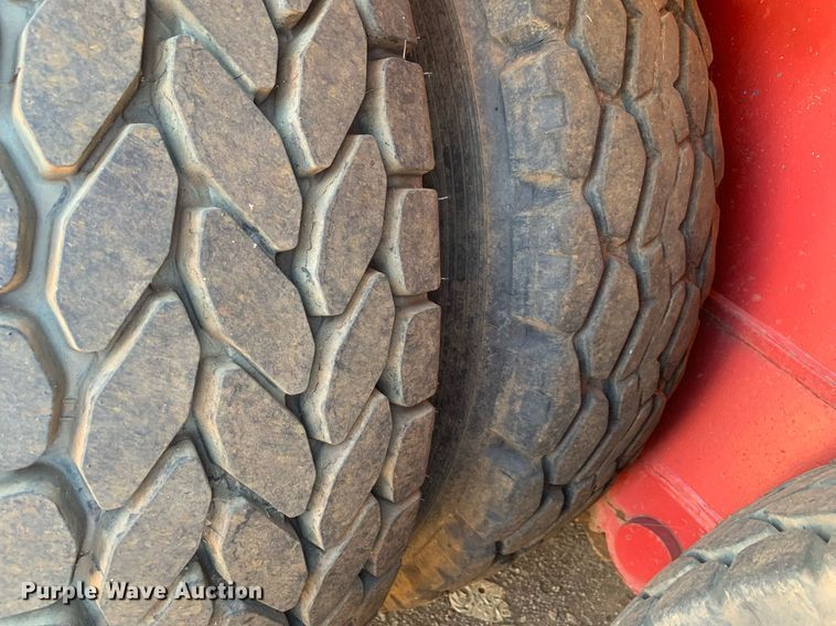 image for item DM1800 1982 FMC Link-Belt HC-218A crane