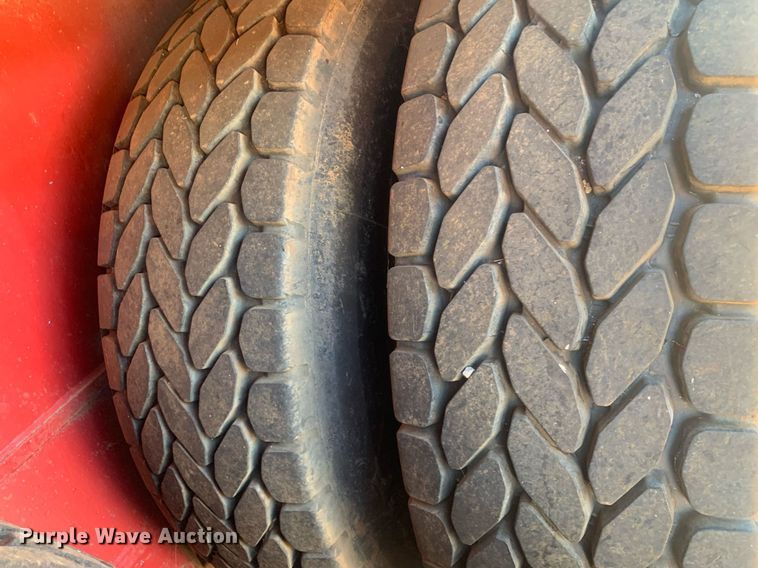 image for item DM1800 1982 FMC Link-Belt HC-218A crane