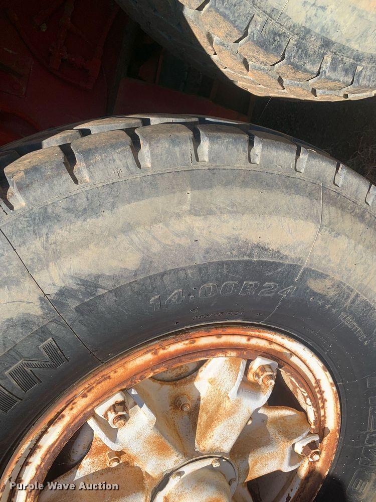 image for item DM1800 1982 FMC Link-Belt HC-218A crane