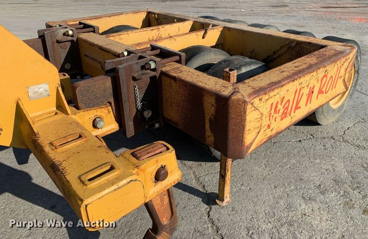 image for item DM1804 2002 Caterpillar 140H motor grader