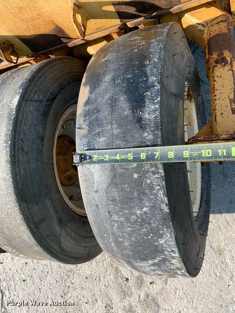 image for item DM1804 2002 Caterpillar 140H motor grader