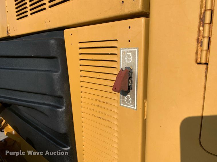 image for item DM1804 2002 Caterpillar 140H motor grader