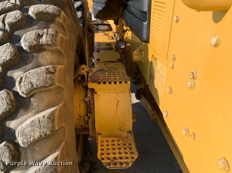 image for item DM1804 2002 Caterpillar 140H motor grader