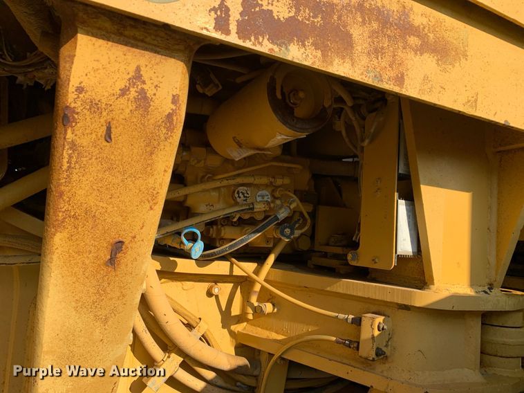 image for item DM1804 2002 Caterpillar 140H motor grader