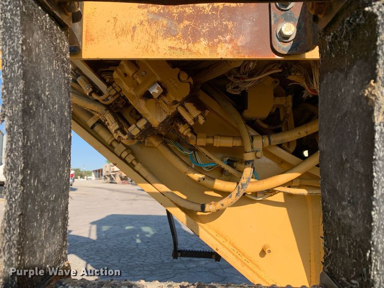 image for item DM1804 2002 Caterpillar 140H motor grader