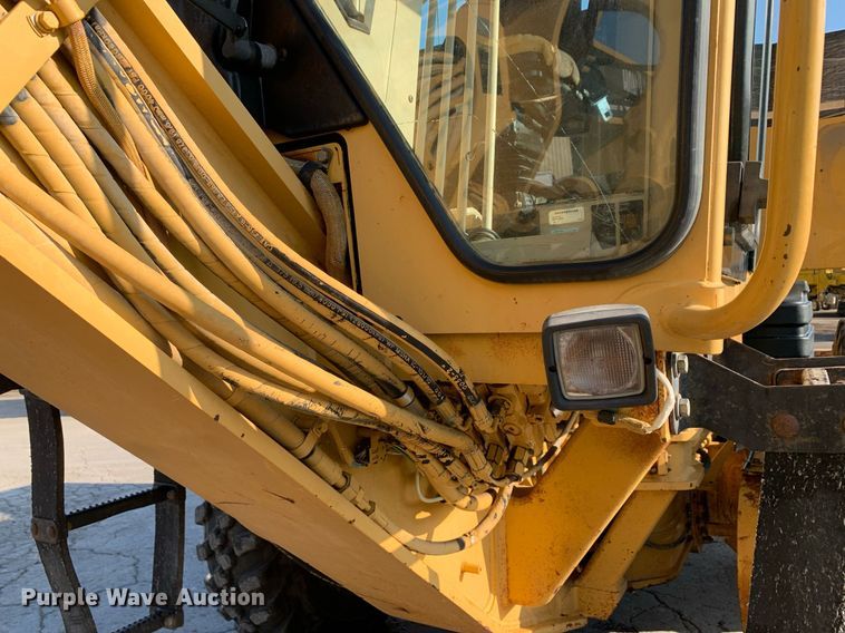 image for item DM1804 2002 Caterpillar 140H motor grader