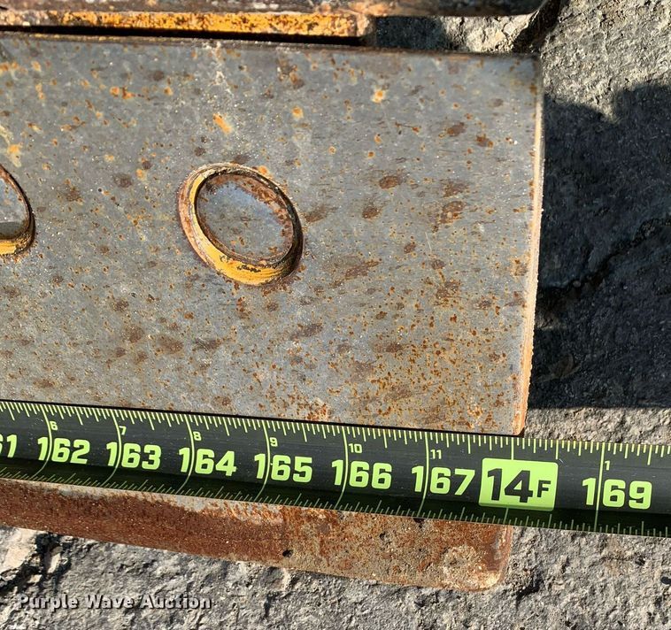 image for item DM1804 2002 Caterpillar 140H motor grader