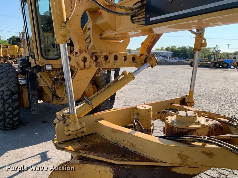 image for item DM1804 2002 Caterpillar 140H motor grader