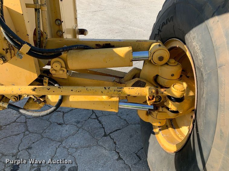 image for item DM1804 2002 Caterpillar 140H motor grader