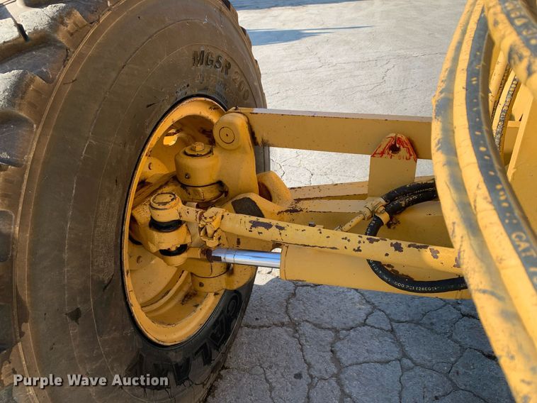 image for item DM1804 2002 Caterpillar 140H motor grader