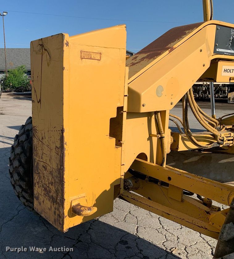 image for item DM1804 2002 Caterpillar 140H motor grader