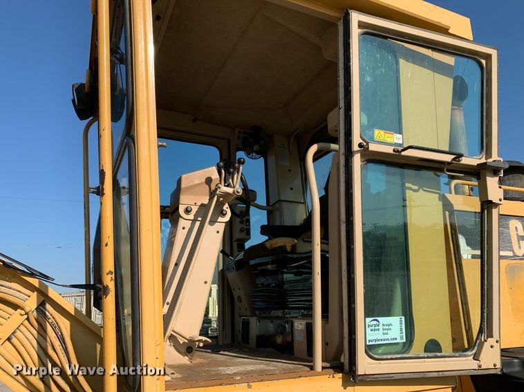 image for item DM1804 2002 Caterpillar 140H motor grader