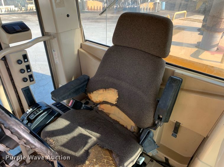 image for item DM1804 2002 Caterpillar 140H motor grader