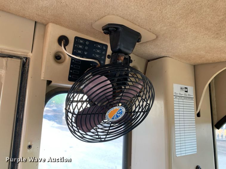 image for item DM1804 2002 Caterpillar 140H motor grader