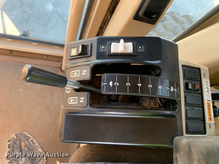 image for item DM1804 2002 Caterpillar 140H motor grader