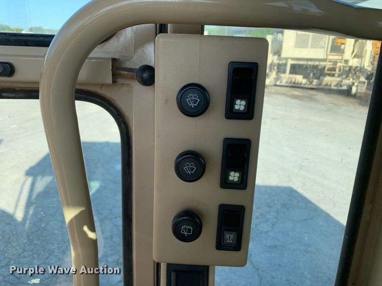 image for item DM1804 2002 Caterpillar 140H motor grader