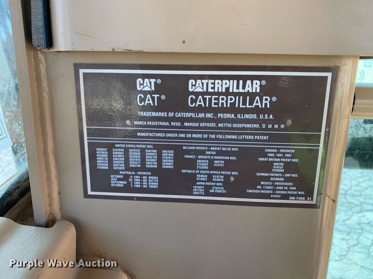 image for item DM1804 2002 Caterpillar 140H motor grader